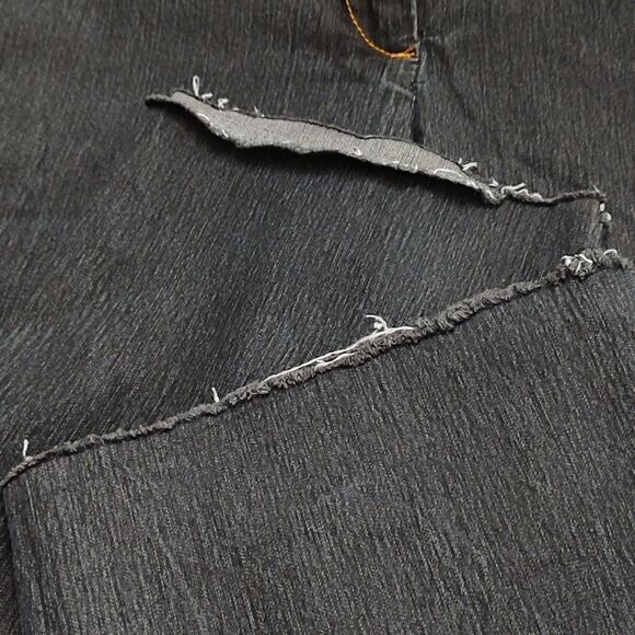 Bisou Bisou black rough hem capris  Sz 6 - Picture 7 of 10